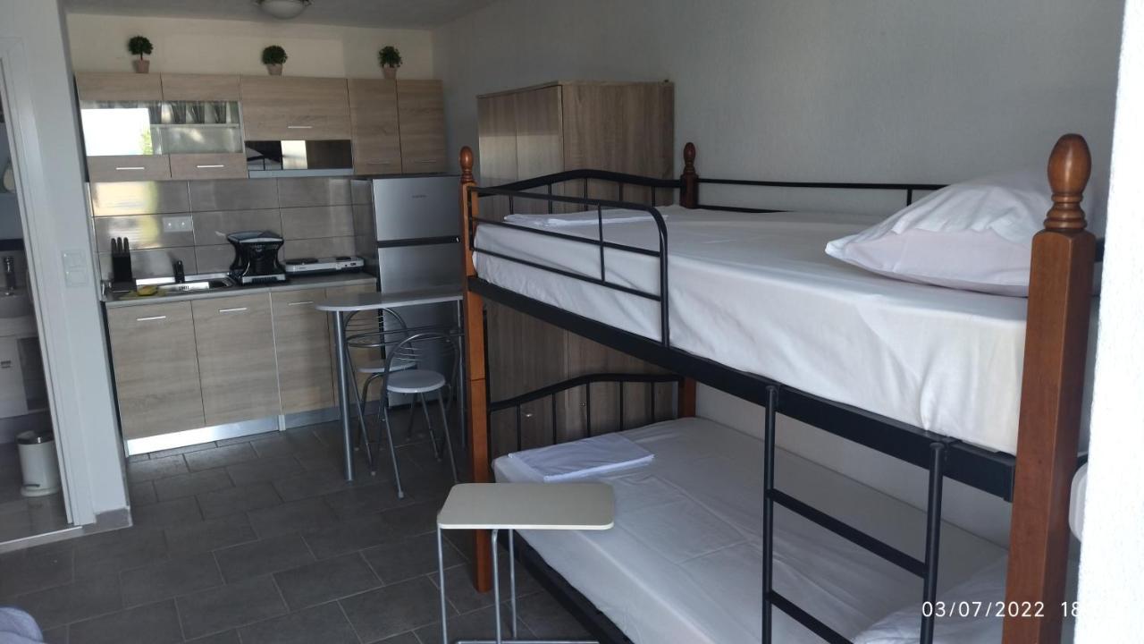 Seaview Apartment & Semi Basement Seaview Apartment Βρασνά Εξωτερικό φωτογραφία